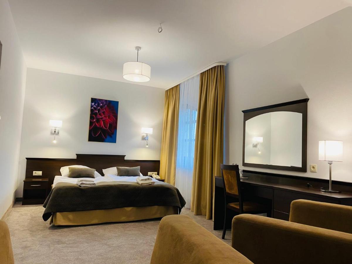 Hotel Tadeusz Uszew Kültér fotó